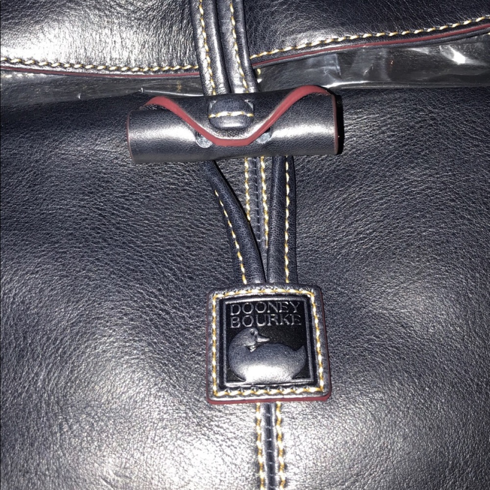 D&B Florentine Medium Toggle Crossbody Bag - Picture 4 of 6